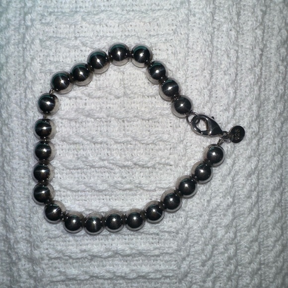 Tiffany & co. Bauble bracelet.
Brand new with box, jewelry pouch - Picture 2 of 2